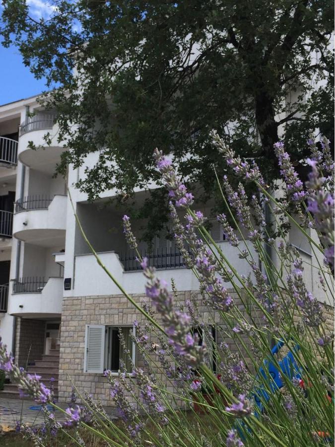 Apartmani Ana Малинска Экстерьер фото