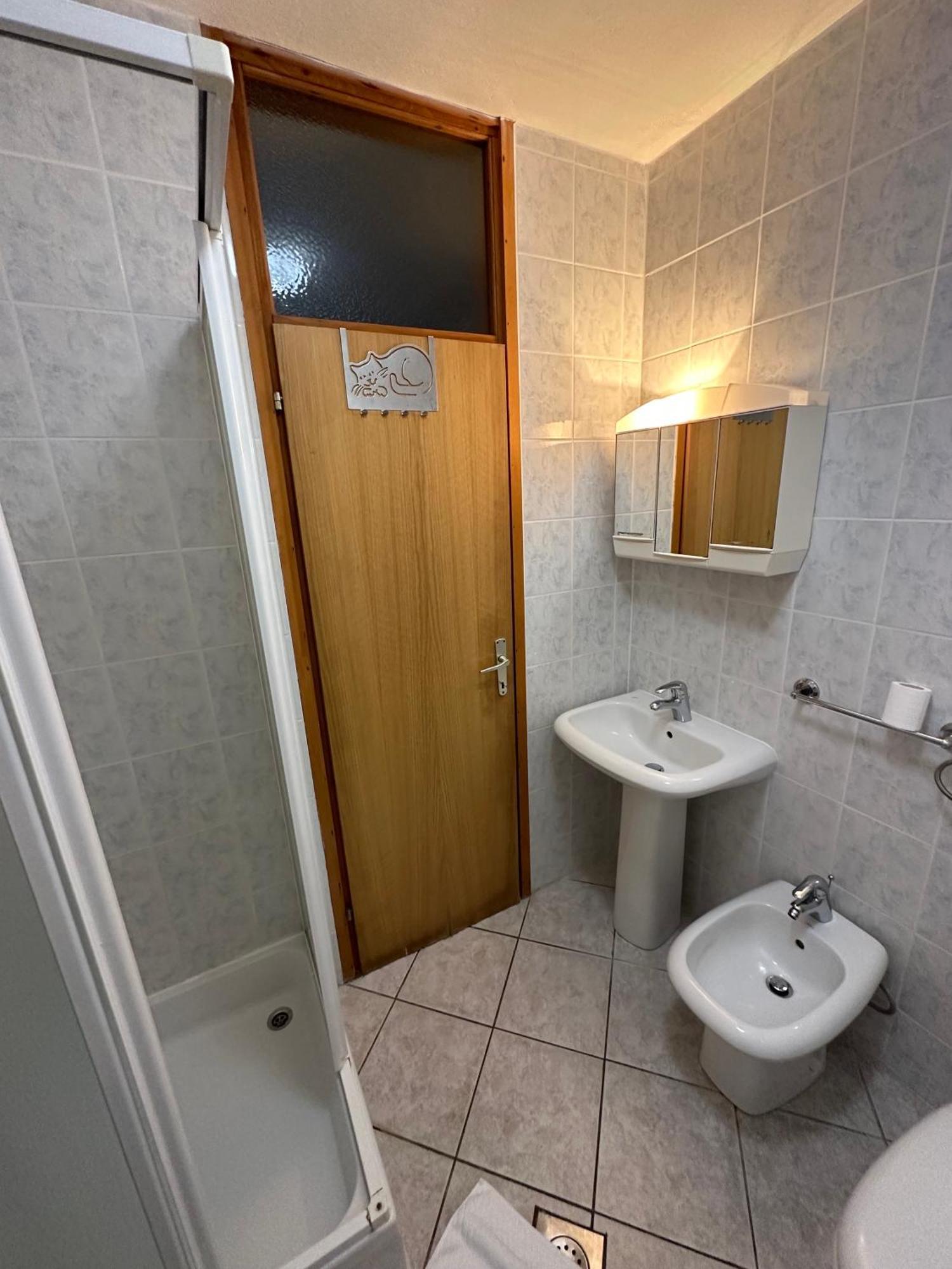 Apartmani Ana Малинска Экстерьер фото