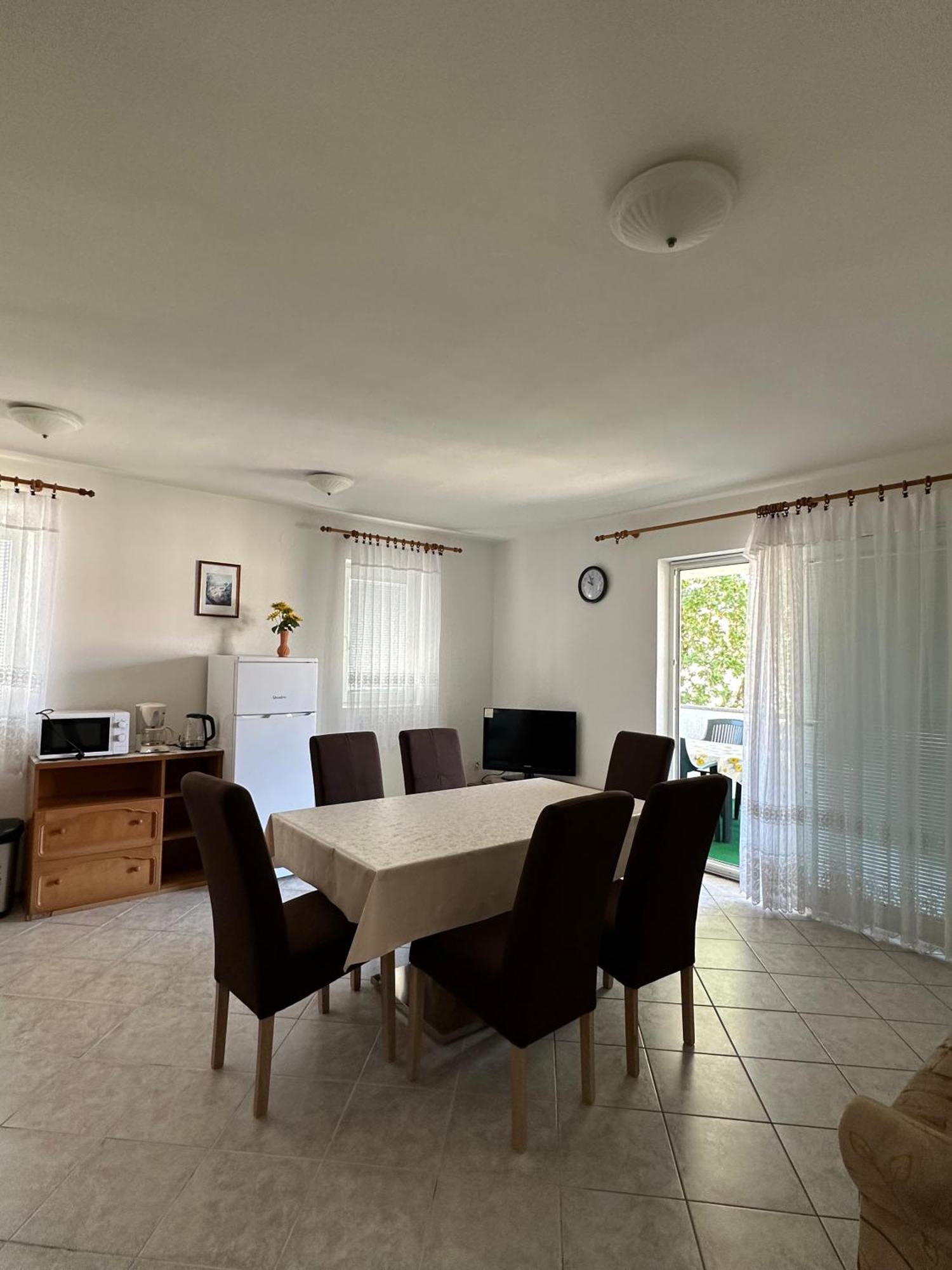 Apartmani Ana Малинска Экстерьер фото